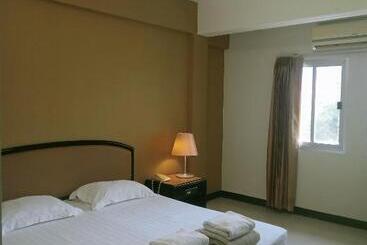 הוסטל Tinidee Inn Ranong