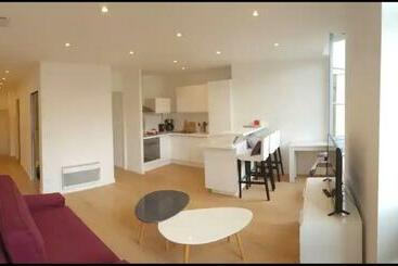 צימר Appartement Bordeaux Centre Rue Sainte Catherine Proche Place De La Victoire