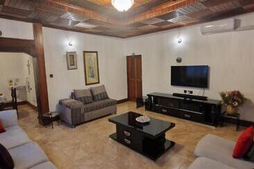 Bed and Breakfast Gatundu  The Place To Be