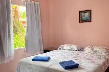 تختخواب و صبحانه Suítes Valdira