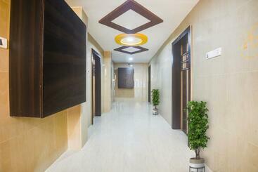 ホテル Oyo 70125 Lakshmi Inn