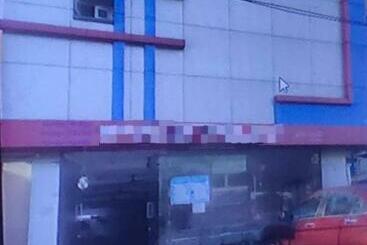 ペンション Gayatri Residency