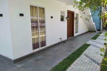 مبيت وإفطار Golden Vila