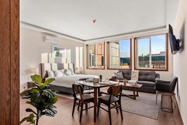 فندق Casa Herrmann Suites