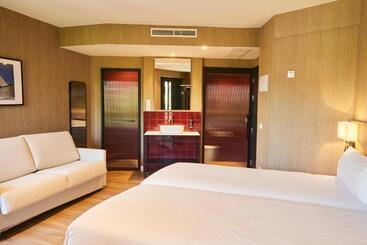 Latroupe Prado Hostel