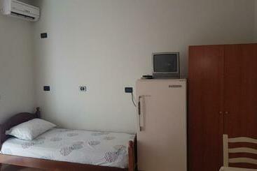 بنسيون Aralis Rooms