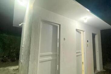 펜션 La Casa Blanca Binoclutan Beach Resort