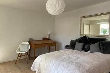 פנסיון Le Hameau Du Montchervet