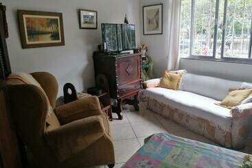 旅馆 Friburgo Inn   Quarto Em Apartamento Compartilhado No Centro De Friburgo