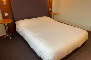 فندق Cat & Lion Country Pub And