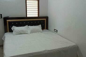 호텔 Pop 70381  Welcome Inn