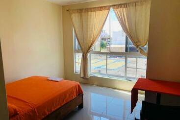 מלון דירות Pelican House