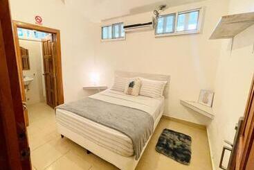 بنسيون Pineapple House