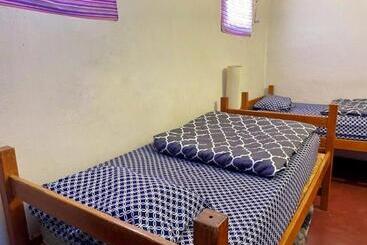 פנסיון Sunset Hostel   Centro