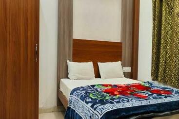 Staymaker Hotel Aparna Grand