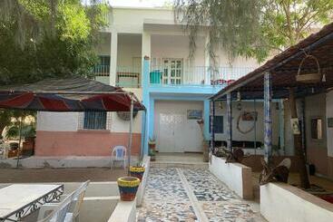 הוסטל Auberge Camping Africa Escale