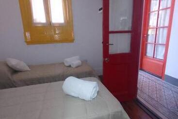 تختخواب و صبحانه Aristobulo