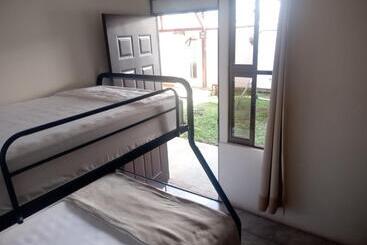 تختخواب و صبحانه Casa Escalante Hostel