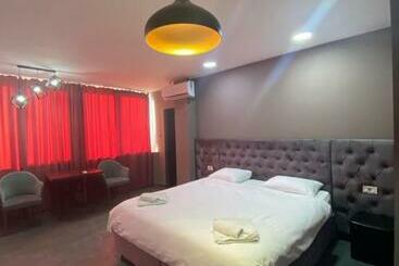 アパートホテル Fama