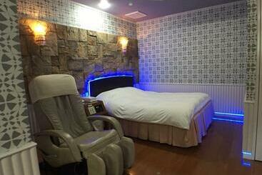 Отель La Rouge   Vacation Stay 89068v