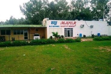 Hotel Oyo 70132 Mayur Guest House