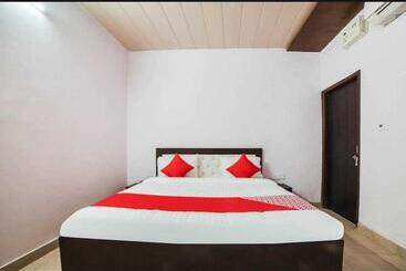 בית מלון כפרי O Kl Khari Near Ashoka Park Mein Metro