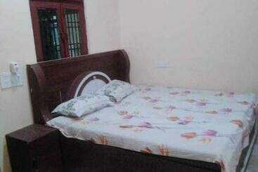 בית מלון כפרי Oyo 93497 Pandit Siyaram Guest House