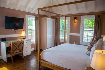 فندق Weatherills