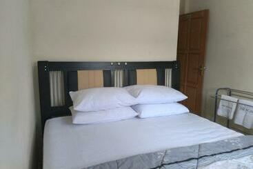 פנסיון Aab Guest House Tomohon