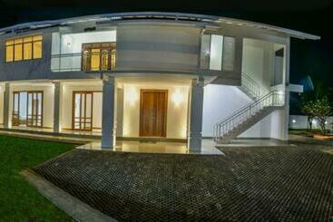 بنسيون Riccotara Villa