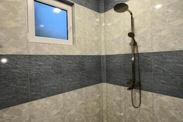 بنسيون Roman S Guest House In Garni