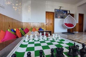 The Hostel Stories, Bir   Landing Site