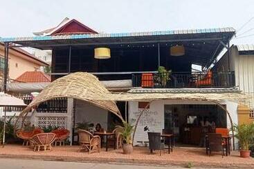 فندق Nomad Guesthouse