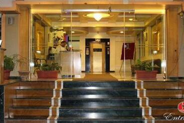 בית מלון כפרי Ramakrishna International