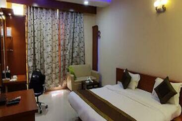 Отель Uma Club & Resort, Khajuraho