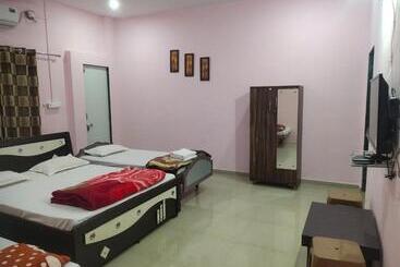 בית מלון כפרי Vrundavan Resort, Narmada