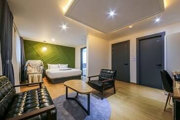 Мотель Suncheon Hotel Bon