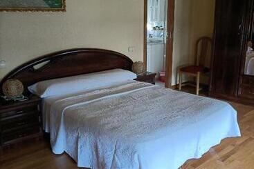 פנסיון Hostal Quiper