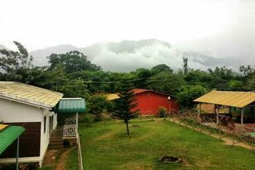 ペンション Maravakandy Farm And Guest House