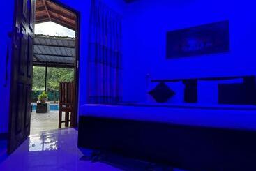 膳宿费 Paris Garden Resort