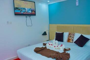 Отель Dhe Jomels