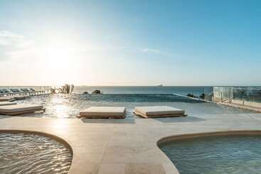 ホテル Hilton Santa Marta