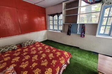 پانسیون Laughing Buddha Guest House & Villa