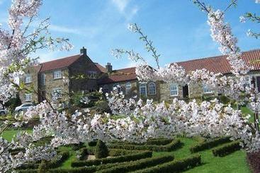 تختخواب و صبحانه Clow Beck House