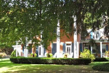 تختخواب و صبحانه Federal House Inn