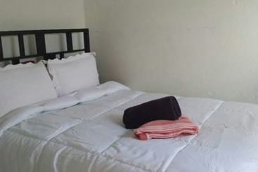 تختخواب و صبحانه Hillcrest Guest House