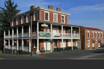 مبيت وإفطار The Lafayette Inn & Restaurant