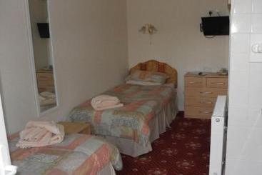 민박 Morefield Motel