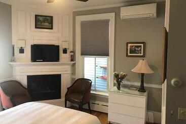 تختخواب و صبحانه Prince Albert Provincetown