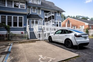 مبيت وإفطار Riverdale Inn